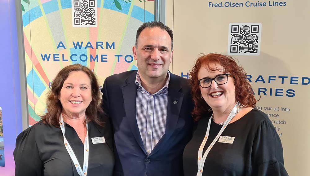 Karryon Cruise News: RCG, Norwegian Prima, Cruise360, Carnival + more 9 CLIA Australasia Managing Director Joel Katz with Cruise Traveller Key Partnership Managers Julie Donaldson left and Karen Revell at Cruise Travellers 360 booth