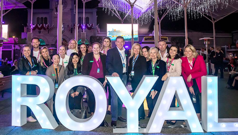 Karryon Paparazzi: Aloha Down Under, RCI, Cruise360, Aqua-Aston + more: 26 Aug 9 The Royal Caribbean Australia team with vice president and managing director Gavin Smith centre