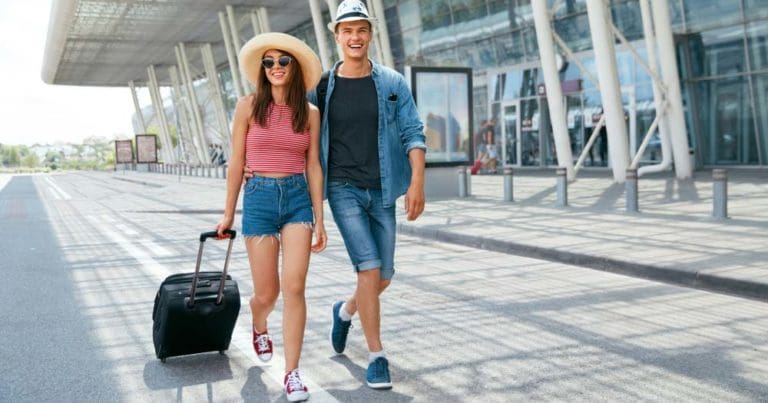 Leisure travel rebounds with almost 1 million Aussies heading overseas in July 2022