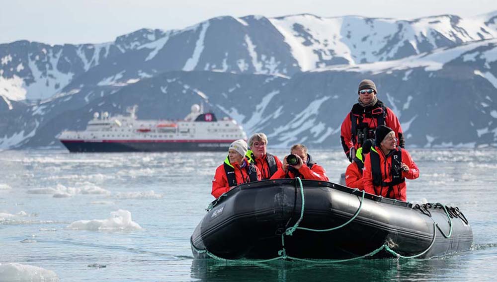 Karryon Cruise News: Princess, P&O, Hurtigruten, Aurora Expeditions + more 4 HERO Ice Cruising Svalbard HGR 155679 1920 Photo Steffen Kirschner 1