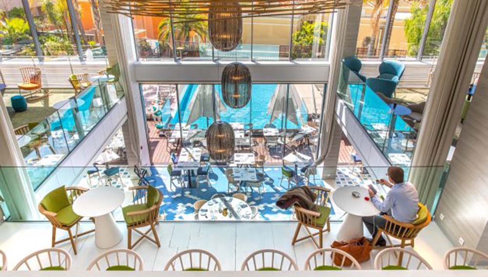 Part 2 Azzurra Kitchen 01© Novotel Monte Carlo