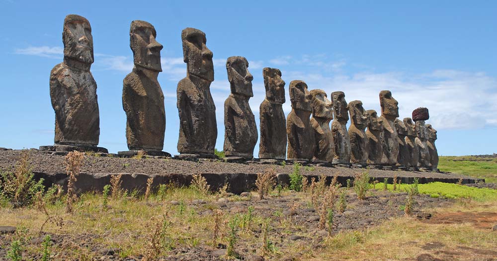 Karryon's Top 10 stories of the week: Catch up on our most-wanted: Oct 14 8 Easter Island Moai shutterstock 141553606
