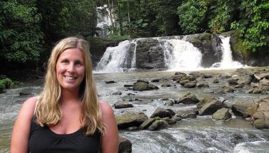 Build a strong business - the TravelManagers way 1 PTM Lisa Malnar, Bellamack, NT travelling outside of Puerto Viejo, Costa Rica