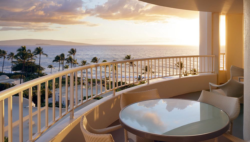 The Fairmont Kea Lani's Panoramic Corner Suites are perfect for special occasions and feature spectacular panoramic ocean and sunset views.