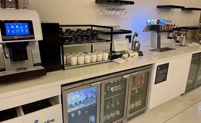 Cool Kiwi: Air New Zealand Sydney International Lounge test 4 Self-service drinks