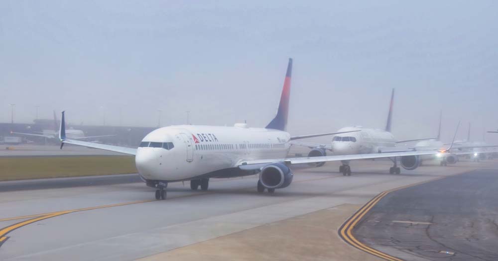 US flights restart after safety system glitch grounds all domestic departures