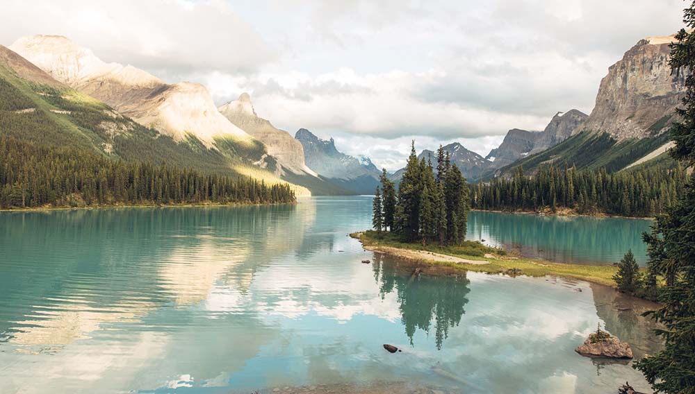 Maligne Lake Canada credit Johan Lolos