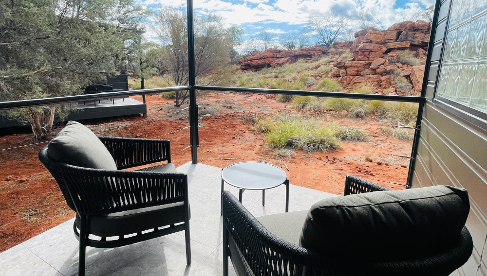 A 2-night stay ensures ample time to enjoy Discovery Kings Canyon Resort, including the Deluxe Room chill-out space. 