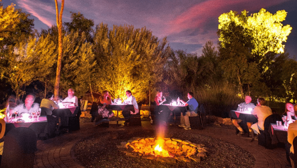 Enjoy Dining Under a Desert Moon at Discovery Kings Canyon Resort. 