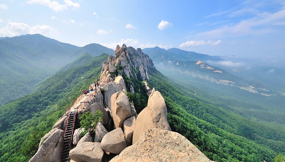1000x568 MW Tours Ulsanbawi Rock is a rock formation in the Seoraksan national park Korea shutterstock 594027692
