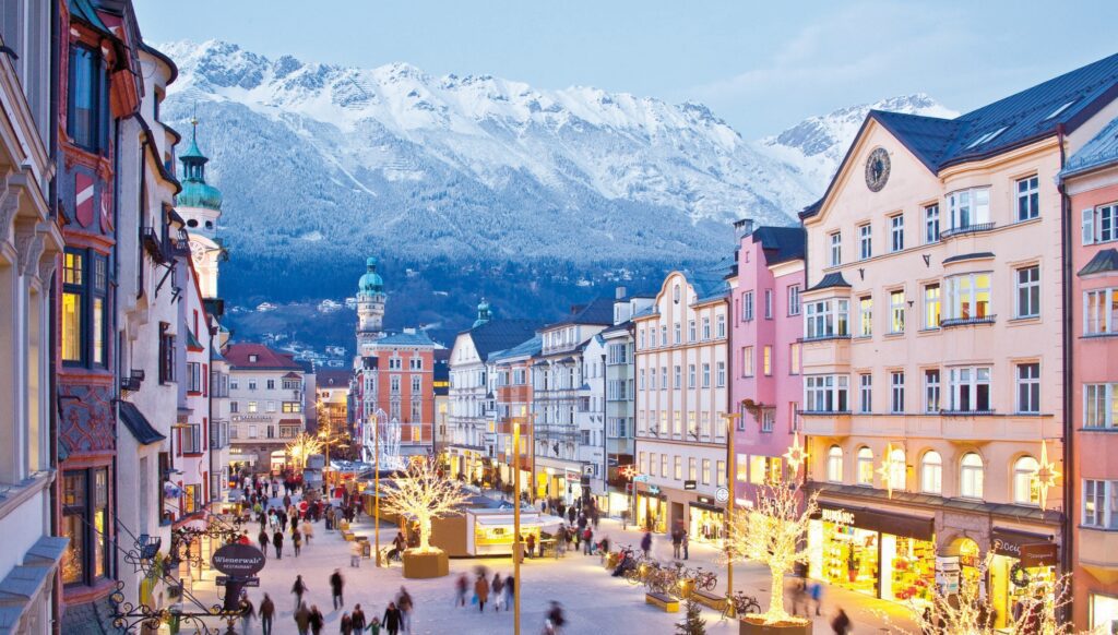 Innsbruck's Old Town (c) Innsbruck Tourismus.jpg
