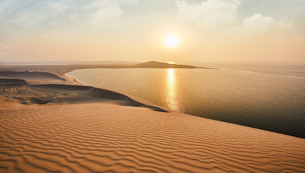 Discover Qatar, sand dunes