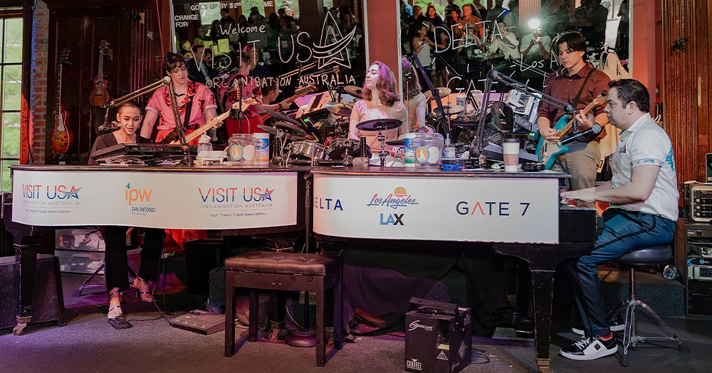 Howling at the moon: Aussies and Kiwis harmonise to kick off IPW in style