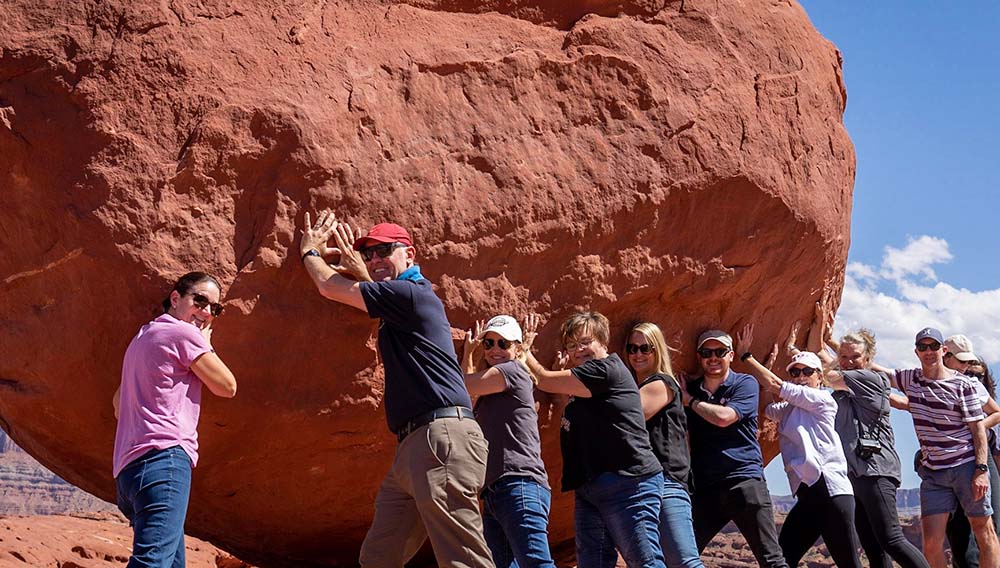 HLO fam red rocks