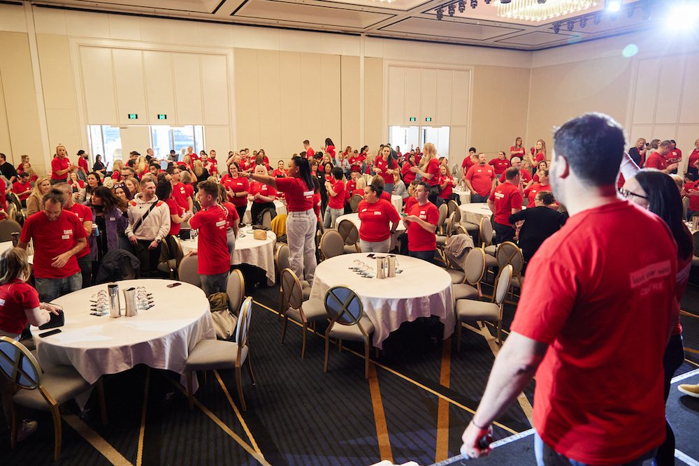 400+ Flight Centre leaders meet for first time in 4 years to open brand’s "next chapter" 4 FLT