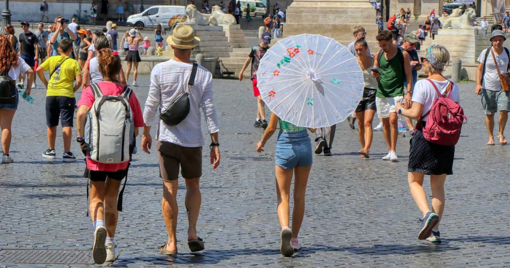 Aussies head to Italy for bumper summer season despite sweltering heatwaves