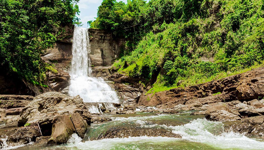 Waterfall on the Navua River, Pacific Harbour ©Tourism Fiji