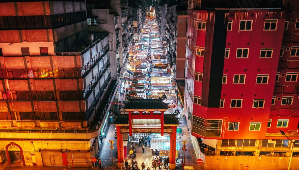 Hong Kong by night, Temple Street Market