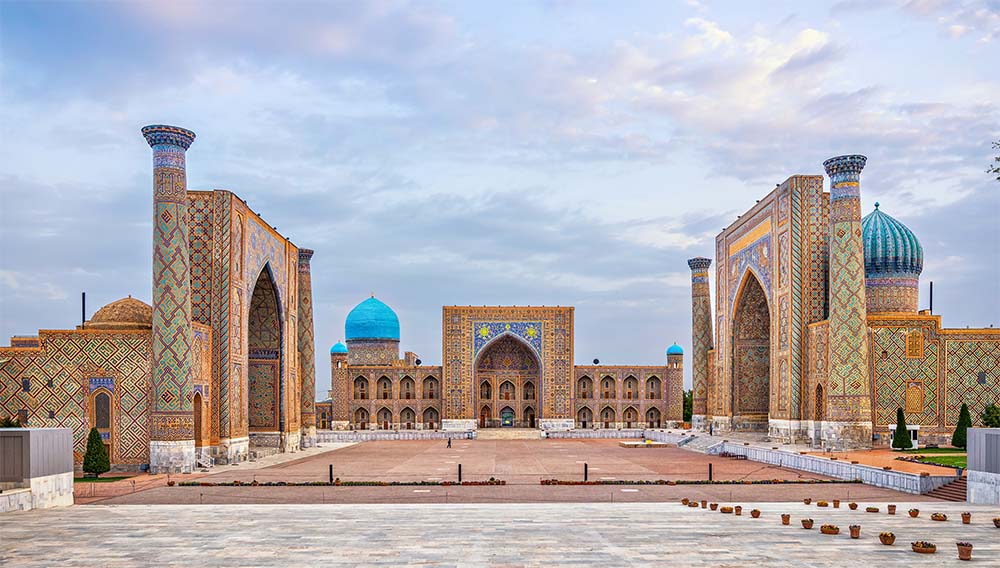 Bunnik AS Uzbekistan Samarkand Registan Square AdobeStock