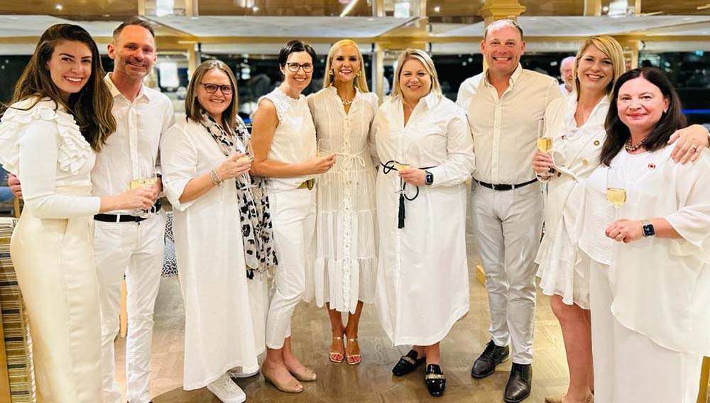 FCTG global swot white party