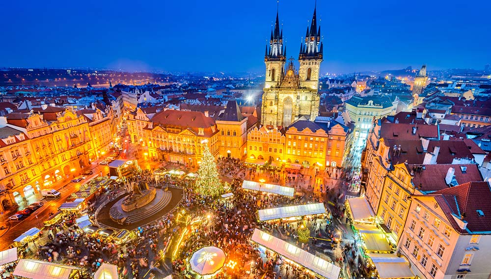 Prague Christmas Market AdobeStock 166182801