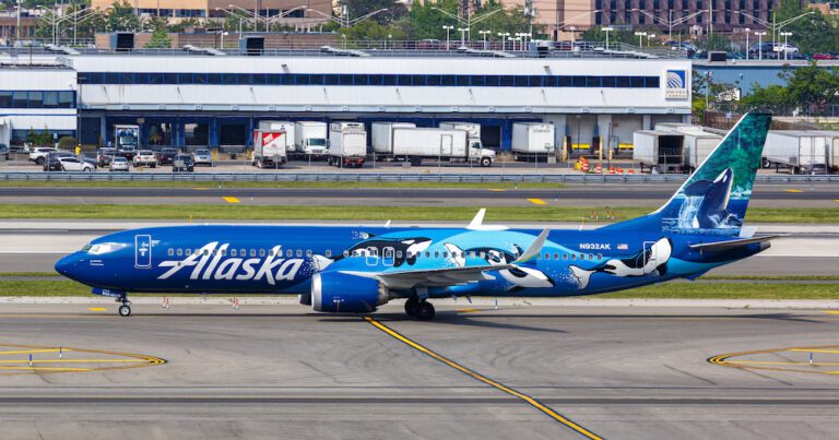 Hundreds of MAX 9 jets grounded after Alaska Airlines blowout; which carriers are affected?