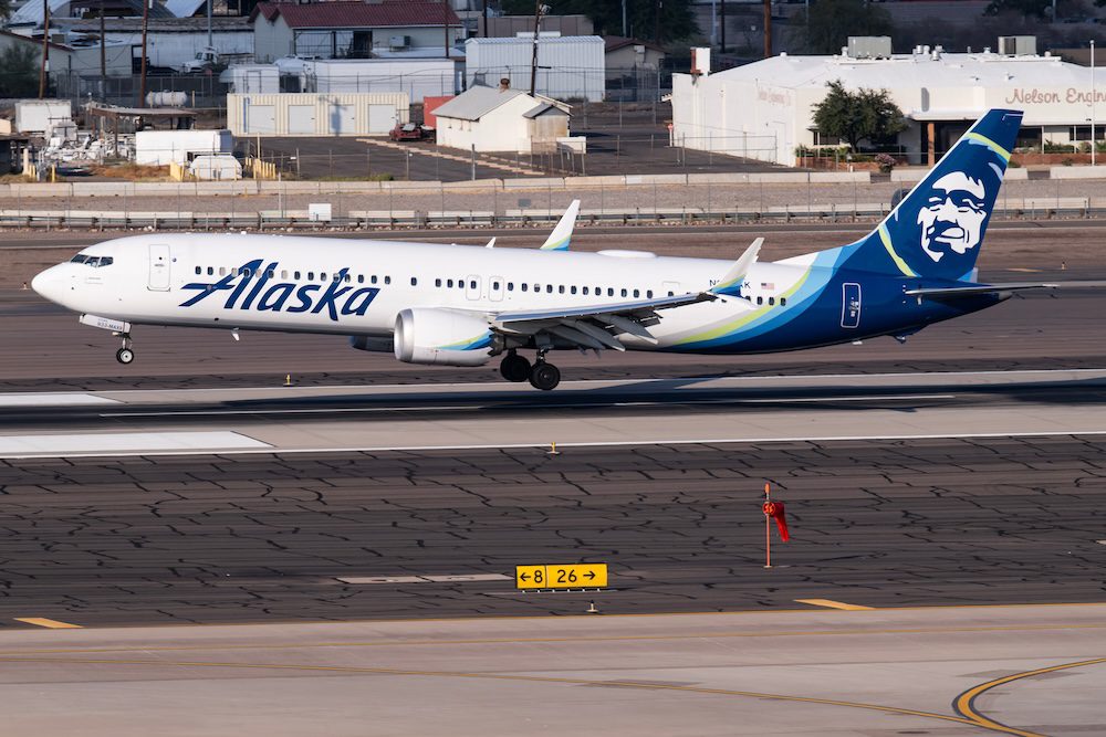 An Alaska Airlines MAX 9
