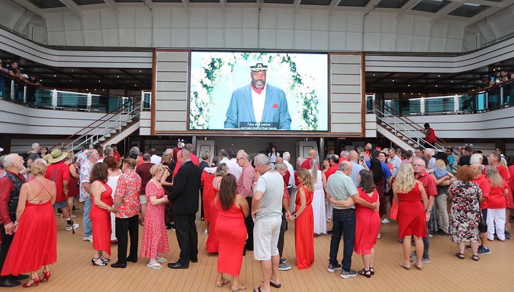 CCL Carnival Cruise Line Celebrates Valentines Day With Fleetwide Vow Renewal Event