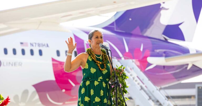 Aloha “Kapuahi”! Hawaiian Airlines onboards first Boeing 787 Dreamliner