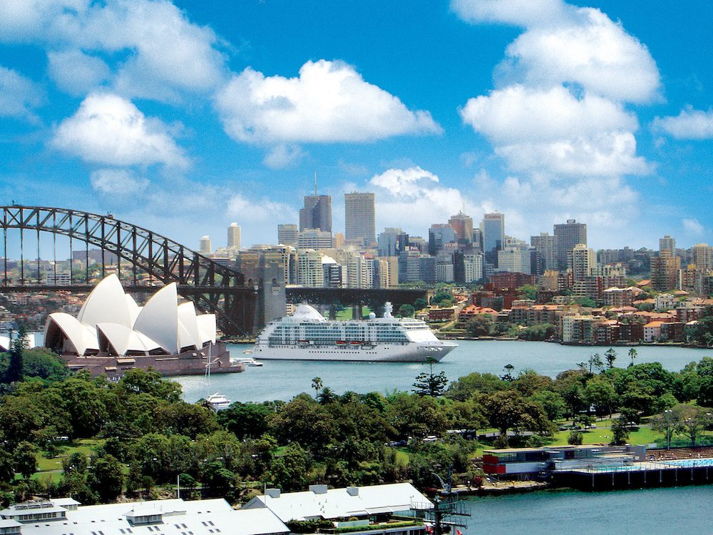 Regent Seven Seas Voyager in Sydney Harbour