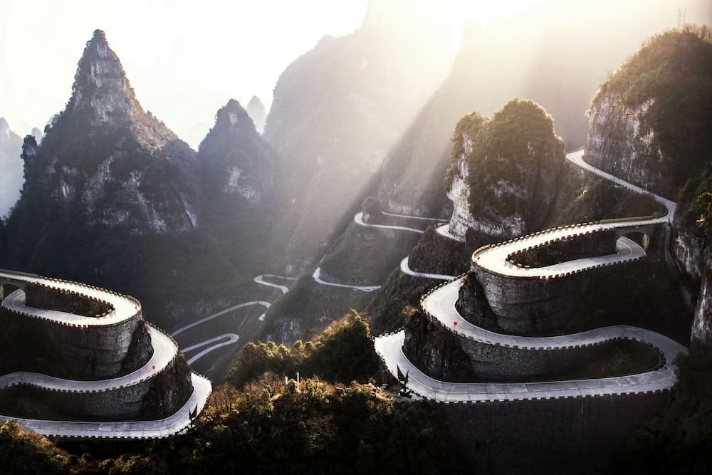 The winding road of Tianmen Mountain NP