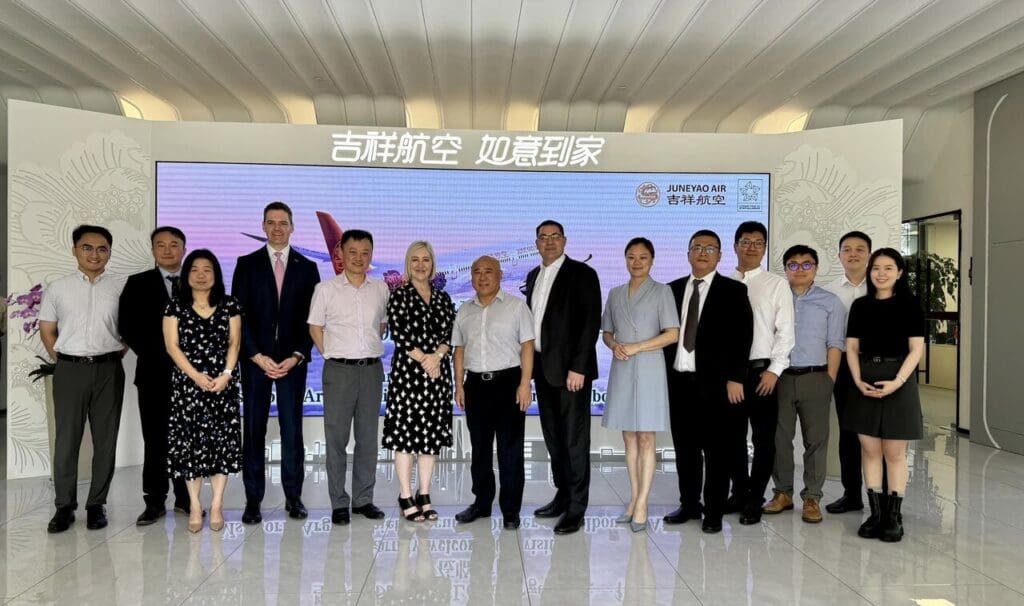 Melbourne Airport and Juneyao Airlines officials.