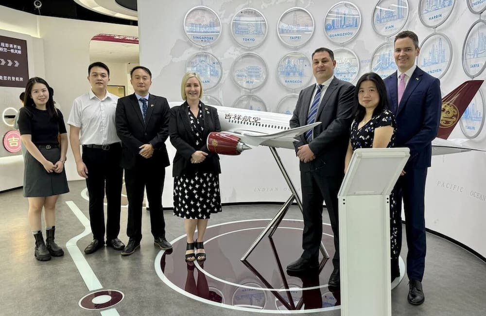 Melbourne Airport and Juneyao Airlines officials.