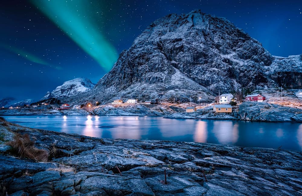 Hurtigruten releases new ‘Savour the Northern Lights’ Escorted Small