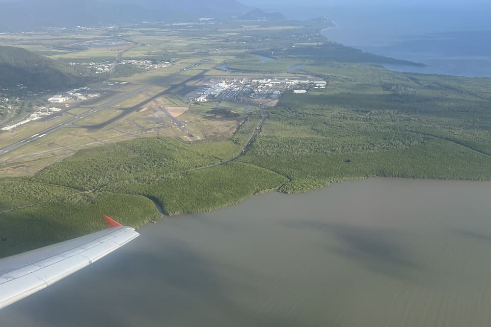 Jetstar drops massive networkwide sale; resumes NSWQld route, linking