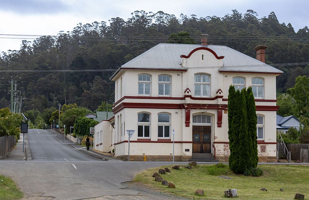 Silver Nova Silversea The Bowmont, Franklin, Tasmania (c) Tim Faircloth/Silversea