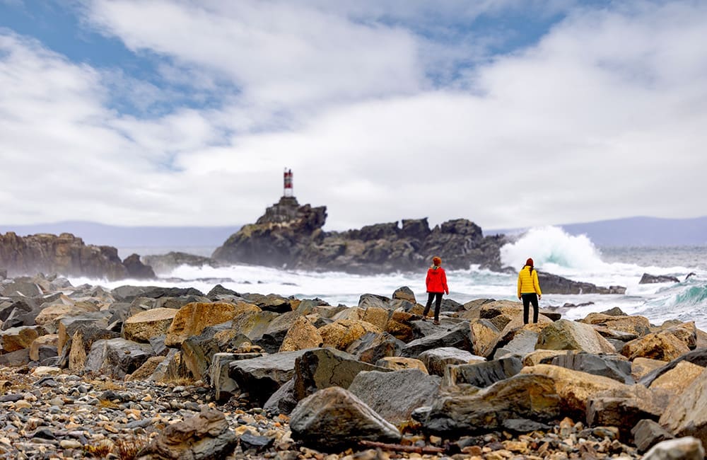 Two females at Discovery UNESCO Global Geopark in Newfoundland & Labrador. Image: Dru Kennedy
