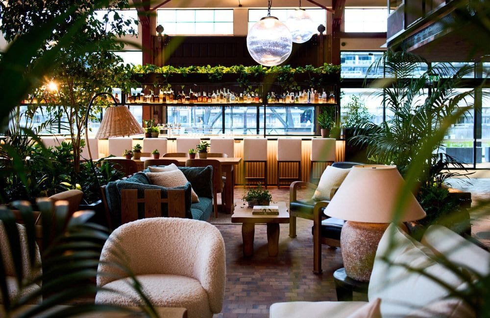 1 Hotel Melbourne Crane Bar