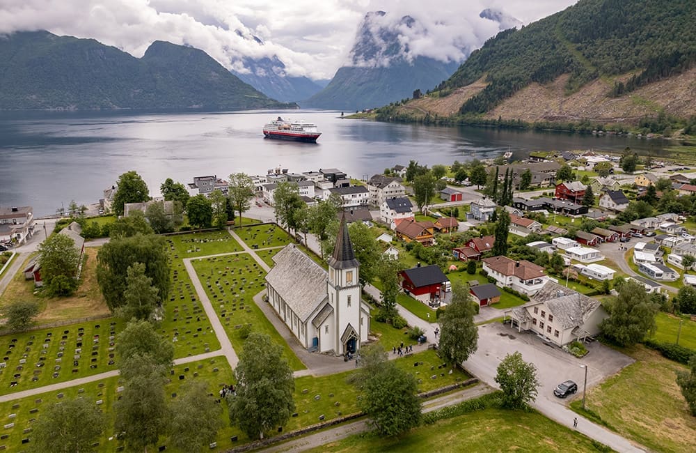 Karryon CREDIT - Hurtigruten Open Village Concept - Hurtigruten Ship In Saebo - Photo, Michel Afflerbach, Hurtigruten