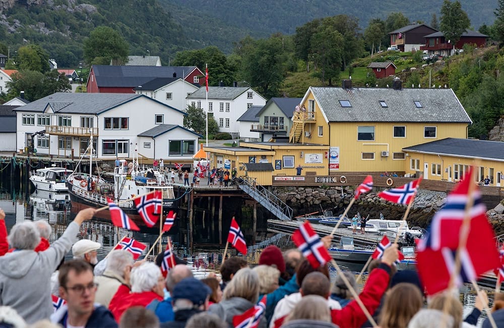 CREDIT - Hurtigruten Open Village Concept - Warm Welcome Bessaker - Photo, Michel Afflerbach, Hurtigruten