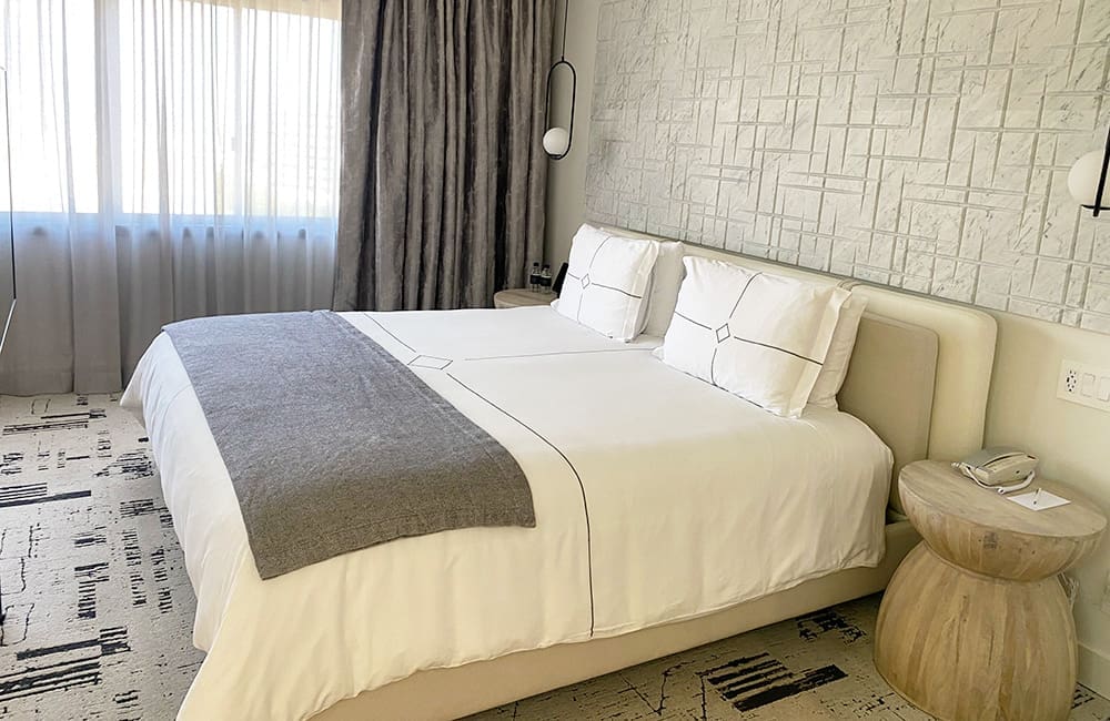 Signature Suite bed at The Huntley Santa Monica Beach. Image: Cassie Tannenberg