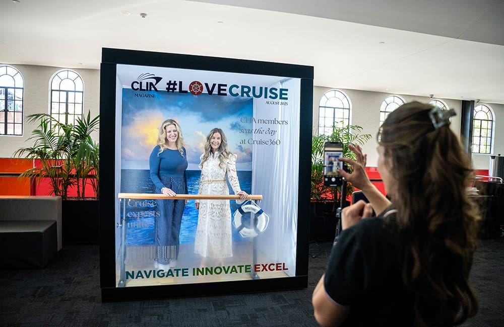 CLIA photo opp at Cruise360 2025.