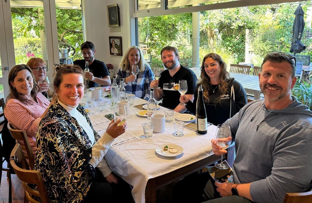 ETC BDM Rebecca Hodgson (back right) hosting advisors with Great Journeys New Zealand.