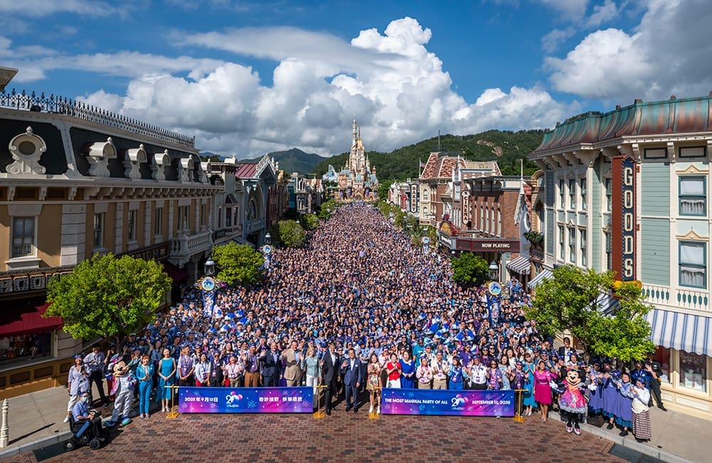 Hong Kong Disneyland cast members gather for a special moment at the 20th anniversary event.