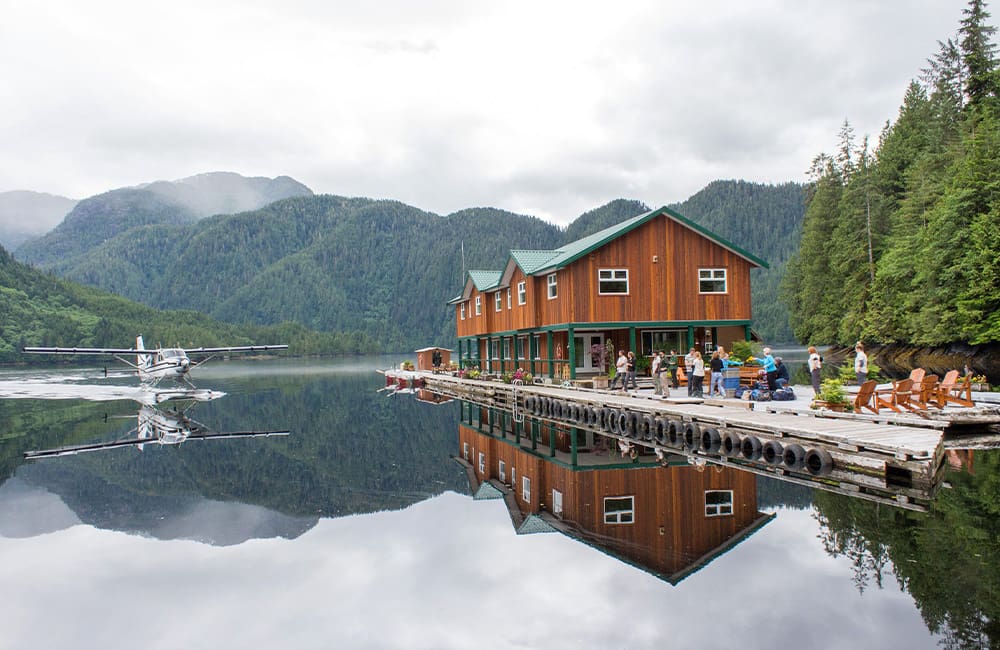 Great Bear Lodge Grizzly viewing Canada, Karryon