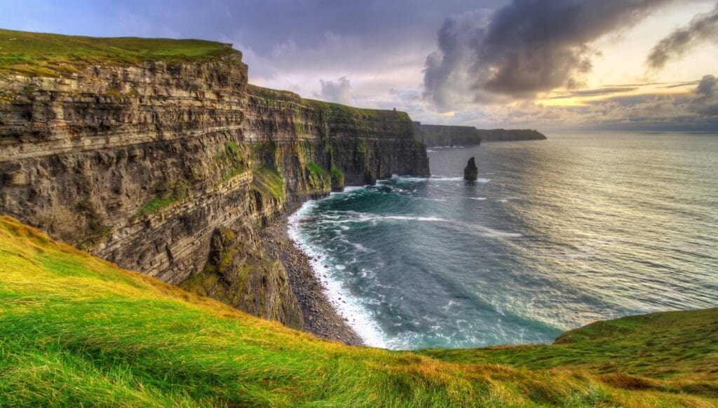Cliffs of Moher Ireland – Globus – Black Friday Travel Deals