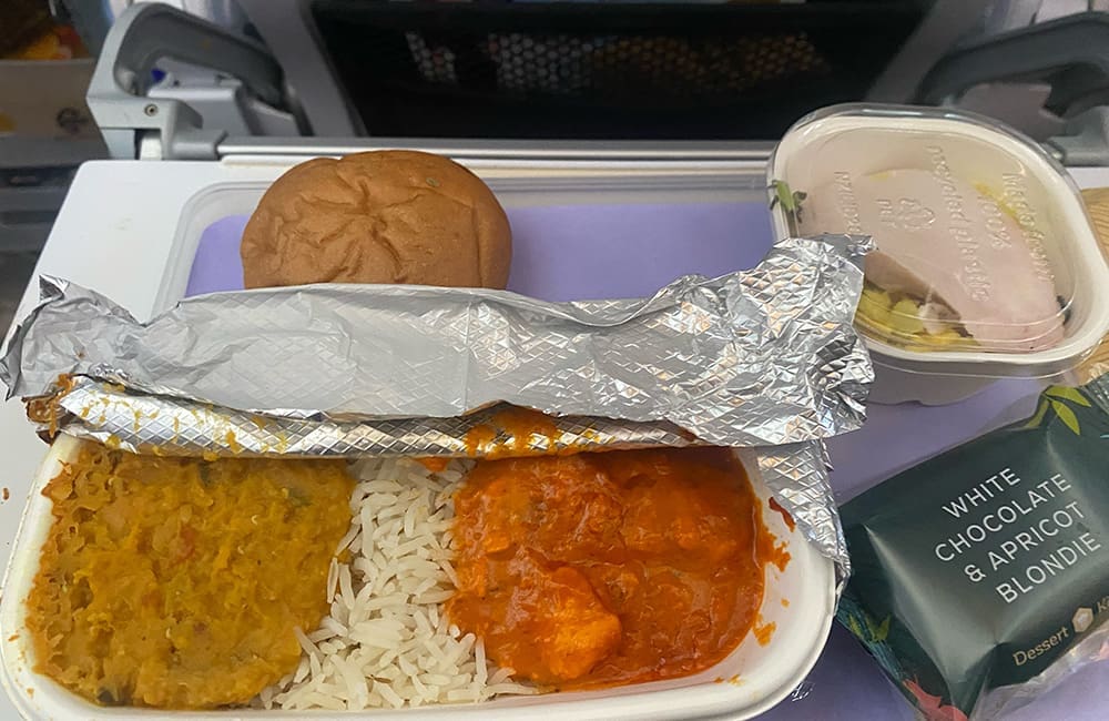 Vegetarian meal on the Air New Zealand BNE-AKL leg. Image: Cassie Tannenberg