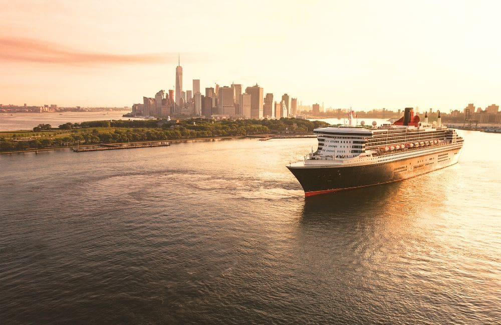 Queen Mary 2 sailing the Transatlantic crossing