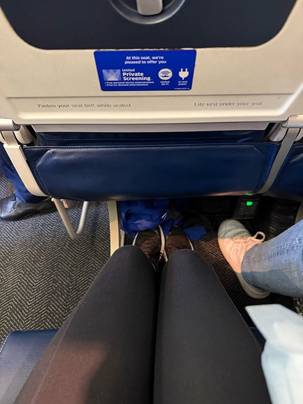 Seat pitch in United International Economy.