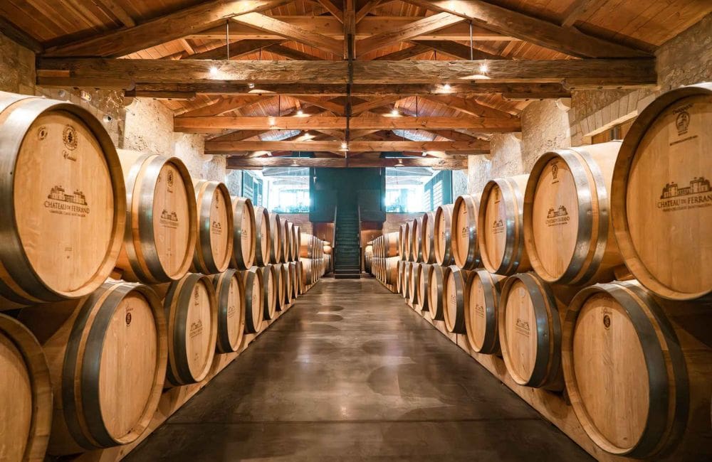 Explore the cellars of Château de Ferrand © Celestin Coutaud